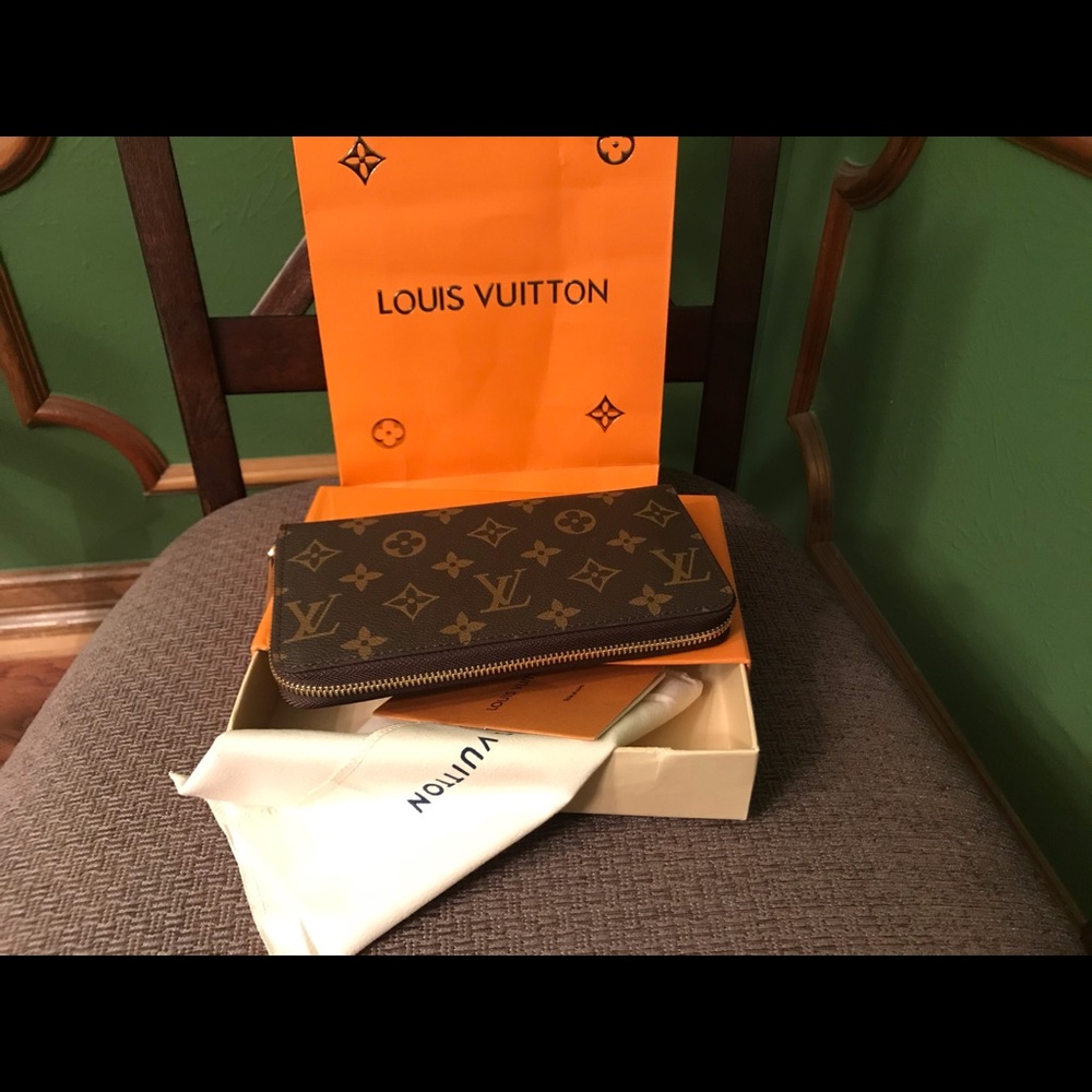 Louis Vuitton Zippy Wallet M41896